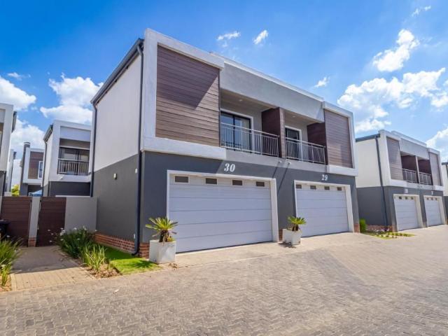 3 Bedroom cluster to rent in Sunninghill, Sandton