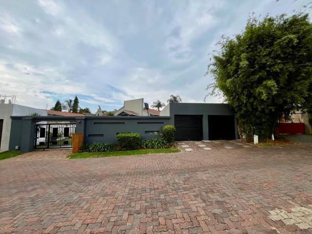 3 Bedroom Cluster in Weltevreden Park