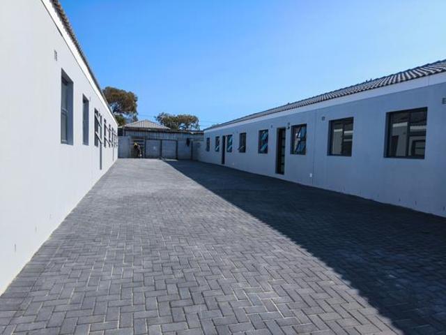 3 Bedroom Cluster in Grassy Park