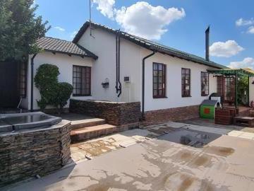 Northwold, City of Johannesburg Metropolitan Municipality, Gauteng, South Africa