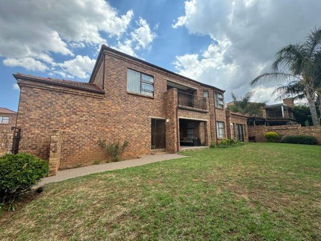 3 Bedroom cluster rented in North Riding, Randburg