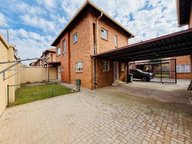 3 Bedroom cluster rented in New Redruth, Alberton