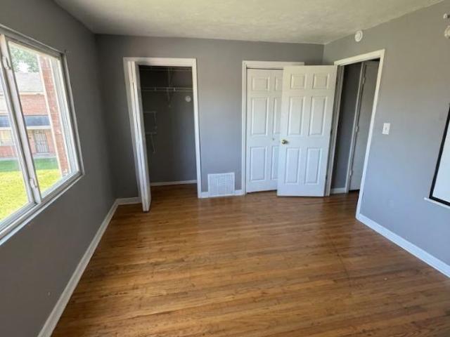 3 bedroom, Cleveland OH 44128 106244670