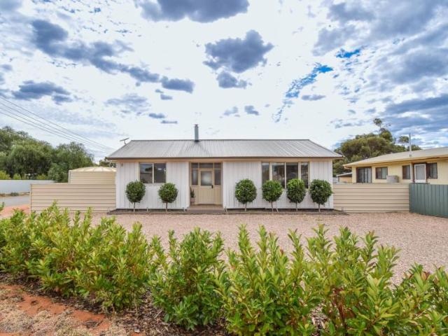 3 Bedroom House Crystal Brook SA 102408608
