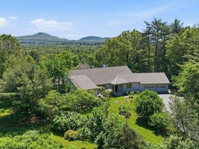 3 bedroom, Amherst MA 01002 104440737