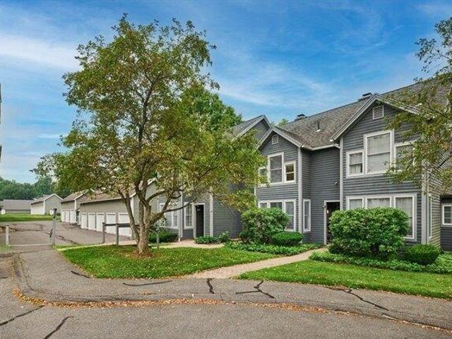 3 bedroom, Amherst MA 01002 104542905