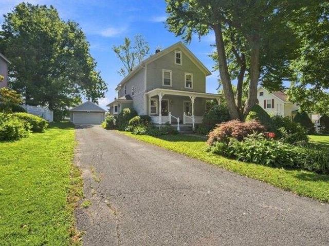 3 bedroom, Amherst MA 01002 105494561