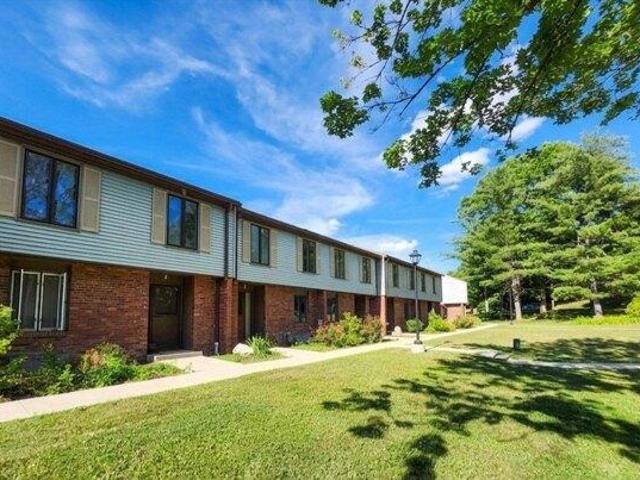 3 bedroom, Amherst MA 01002 105351778