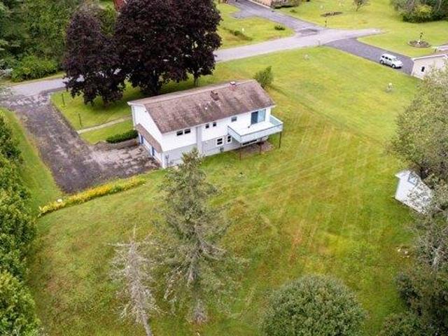 3 bedroom, Amsterdam NY 12010 105293548