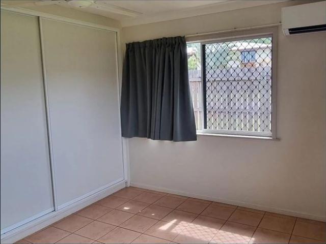 3 bedroom airconditioned house Bayview Heights