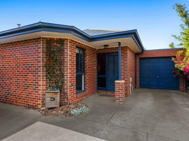 3 Bedroom Villa Airport West VIC 102773031