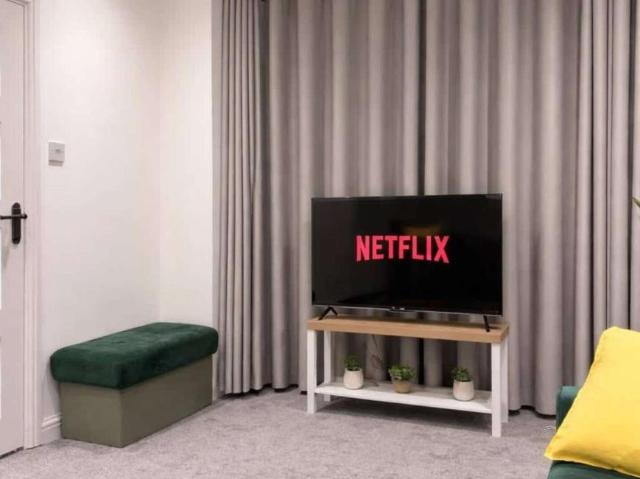 3 Bedroom Apartment Manchester Manchester 97884279