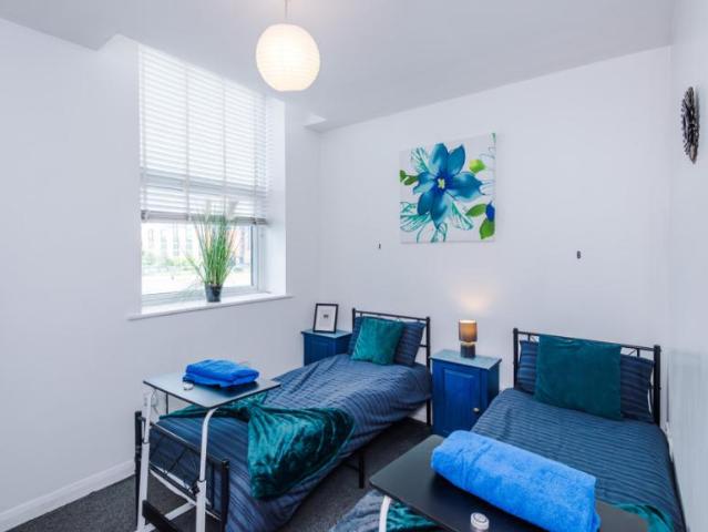 3 Bedroom Apartment Manchester Manchester 102555077