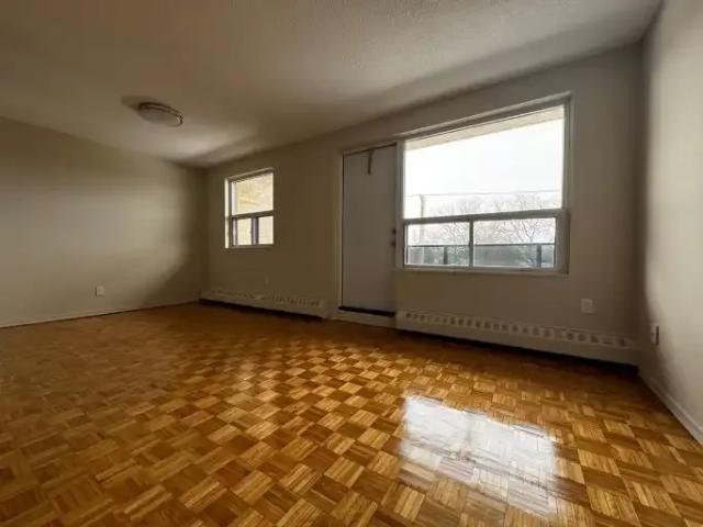 3 Bedroom Apartment Mississauga ON 103694915