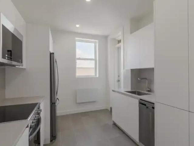 3 Bedroom Apartment Montreal QC 101506827