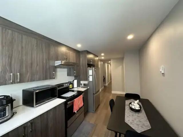 3 Bedroom Apartment Montreal QC 103739925