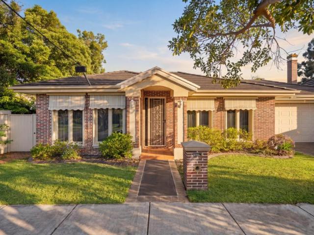 3 Bedroom Apartment Mount Waverley VIC 105825711
