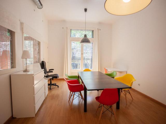 3 Bedroom apartment near Liceu metro station
