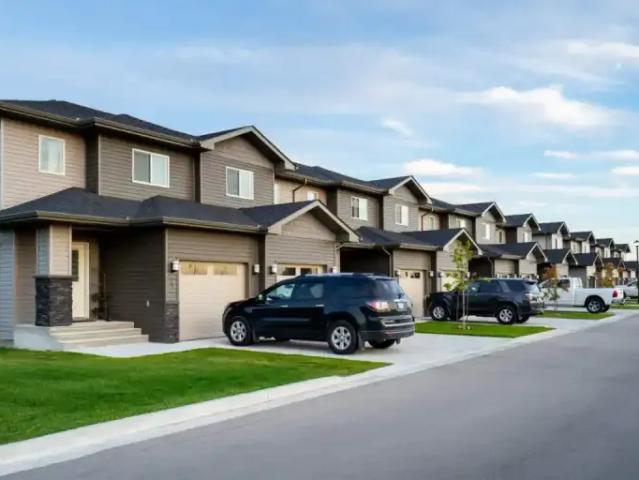 3 Bedroom Apartment Niverville MB 104710723