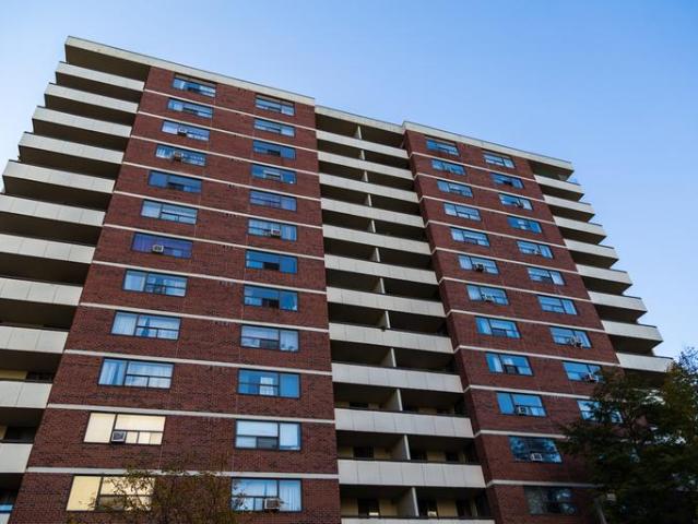 3 Bedroom Apartment North York ON 93800200