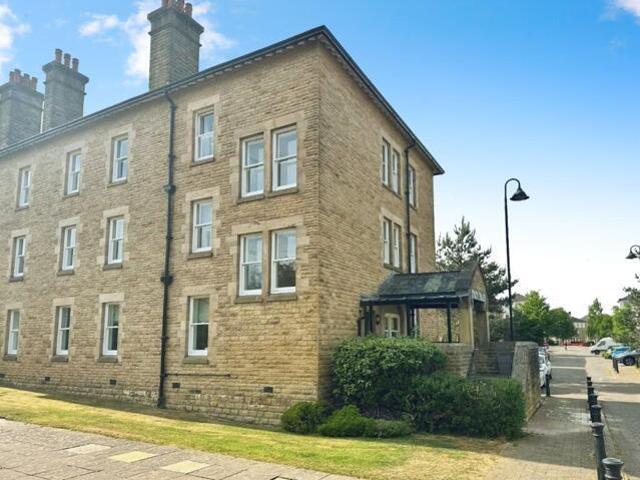 3 Bedroom Apartment North Yorkshire Bradford 101025939