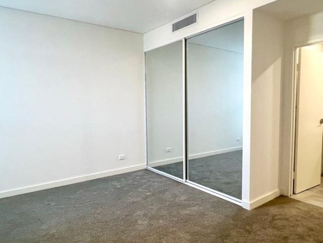 3 bedroom Apartment. NOW LEASING!