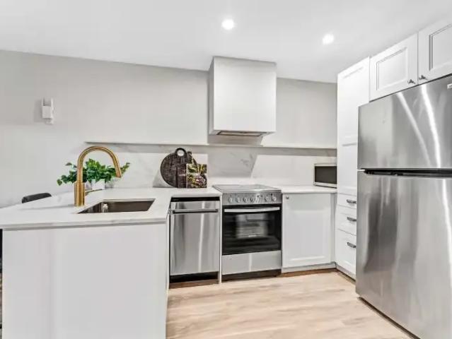 3 Bedroom Apartment Ottawa ON 103739905