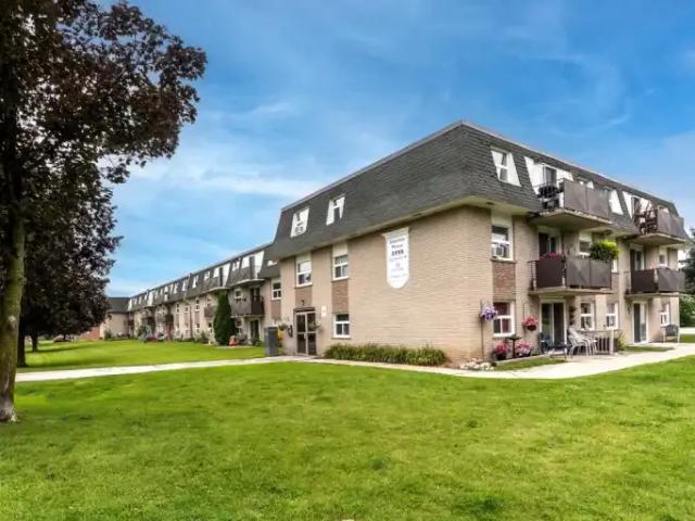 3 Bedroom Apartment Owen Sound ON 104875658