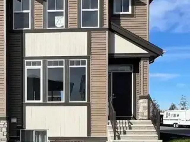 3 Bedroom Apartment Okotoks AB 105337366