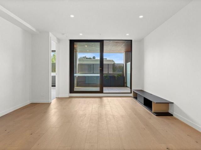 3 Bedroom Apartment Available