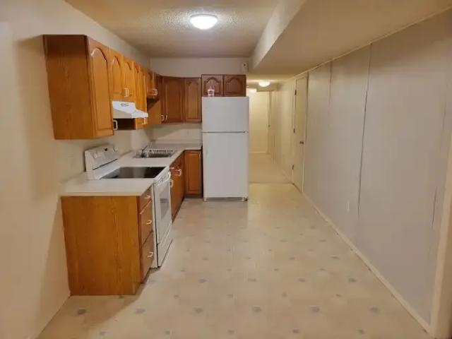 3 Bedroom Apartment Airdrie AB 105580961