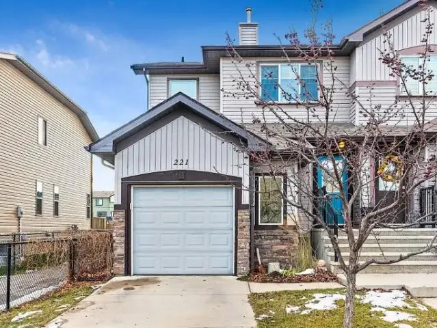 3 Bedroom Apartment Airdrie AB 106181362