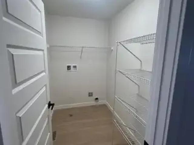 3 Bedroom Apartment Airdrie AB LS105009106