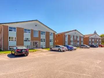 3 Bedroom Apartment Amherstview ON 102051825