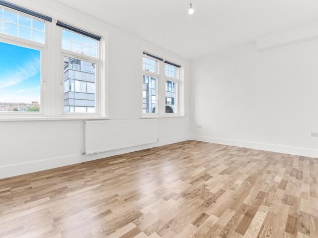 3 Bedroom Apartment, Arthur Road, London