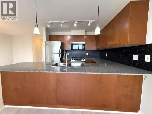 3 Bedroom Apartment Burnaby BC 104183123