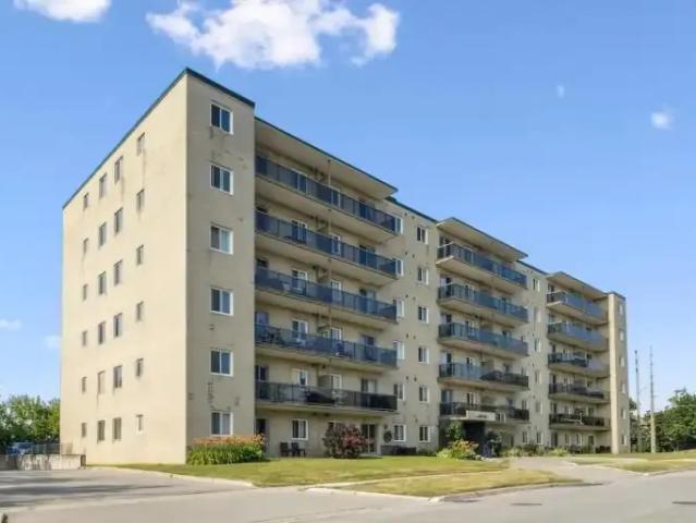 3 Bedroom Apartment Barrie ON 103118517