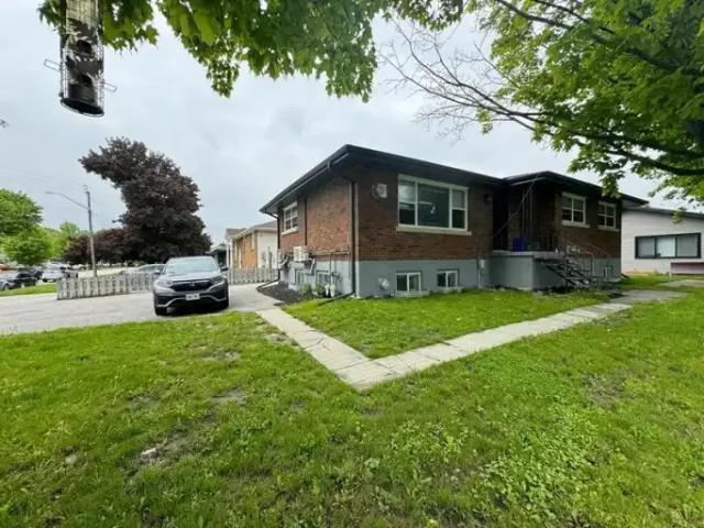 3 Bedroom Apartment Barrie ON 103379930