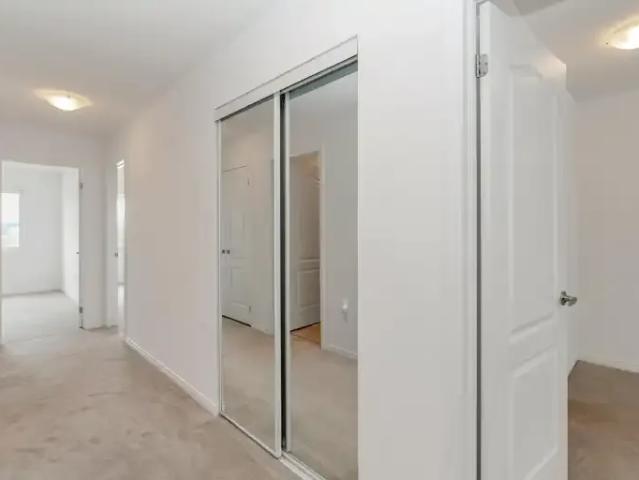 3 Bedroom Apartment Barrie ON 104598051