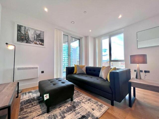 3 Bedroom Apartment Birmingham Birmingham 100733975