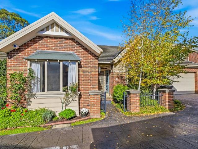 3 Bedroom Apartment Blackburn VIC LS102758956