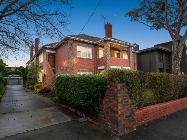 3 Bedroom Apartment Brighton VIC 105819701