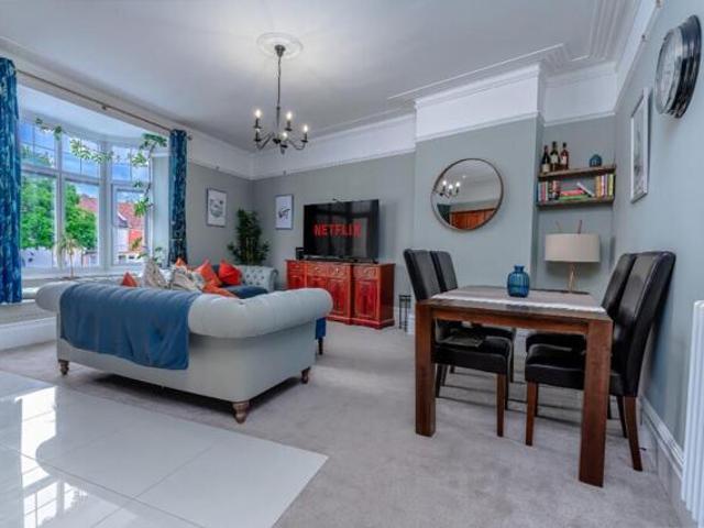 3 Bedroom Apartment Bristol Bristol 103485698
