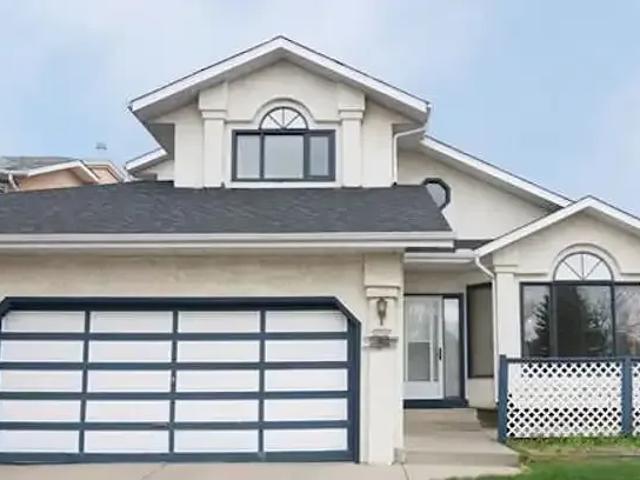 3 Bedroom Apartment Calgary AB 104179135