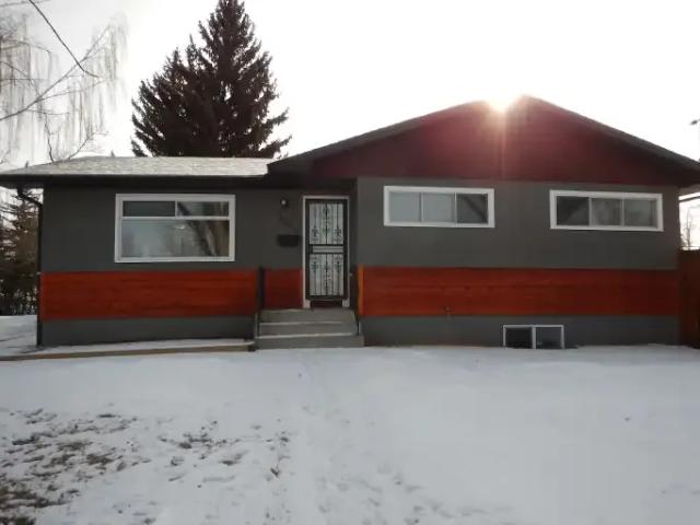 3 Bedroom Apartment Calgary AB 104179908