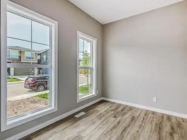 3 Bedroom Apartment Calgary AB 104470030
