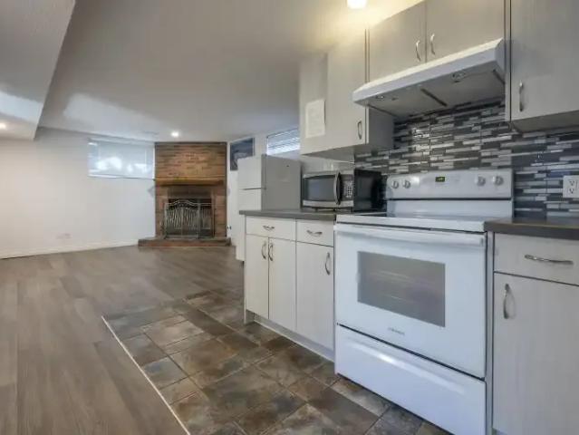 3 Bedroom Apartment Calgary AB 104506725