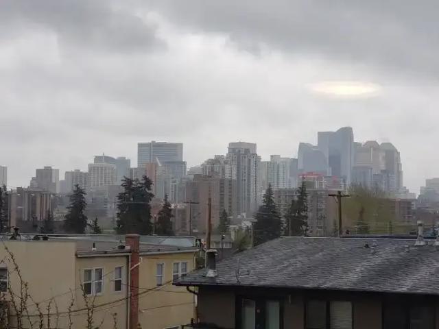3 Bedroom Apartment Calgary AB 104506733