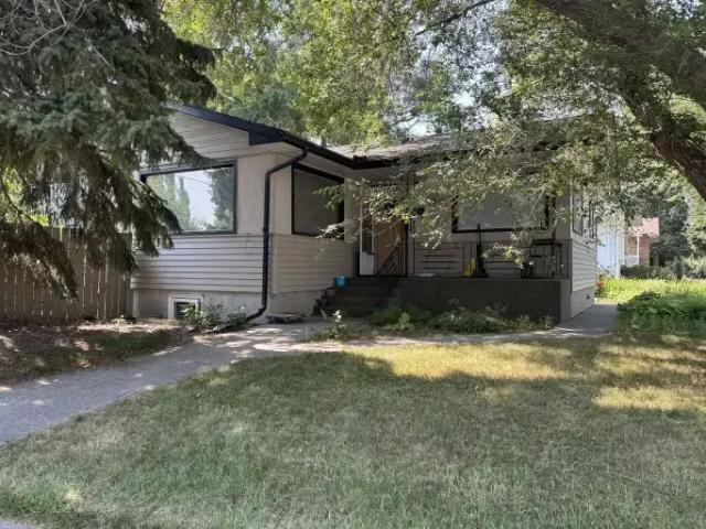 3 Bedroom Apartment Calgary AB 104637725