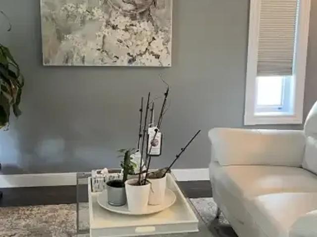 3 Bedroom Apartment Calgary AB 104841922